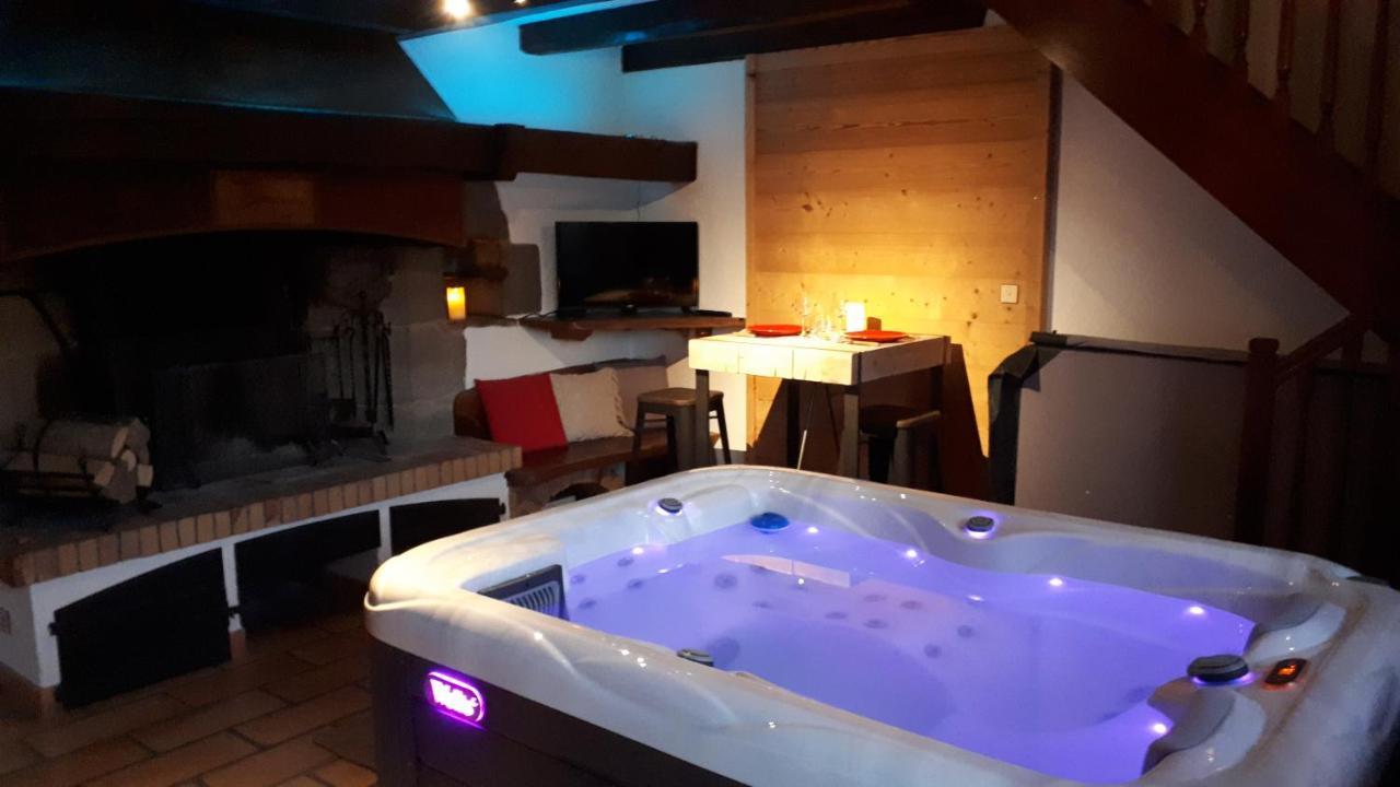 Gite Chambre Spa Prive De L'Ancienne Ferme Vallieres  Ngoại thất bức ảnh
