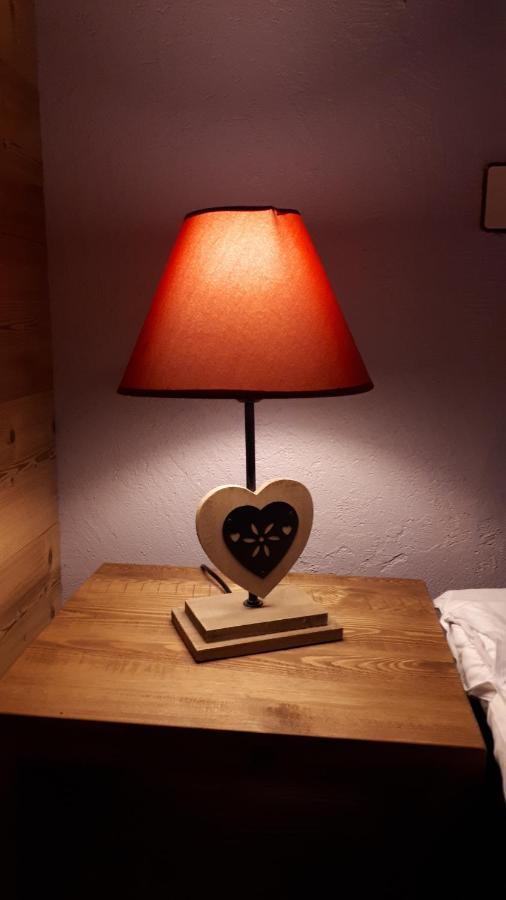 Gite Chambre Spa Prive De L'Ancienne Ferme Vallieres  Ngoại thất bức ảnh